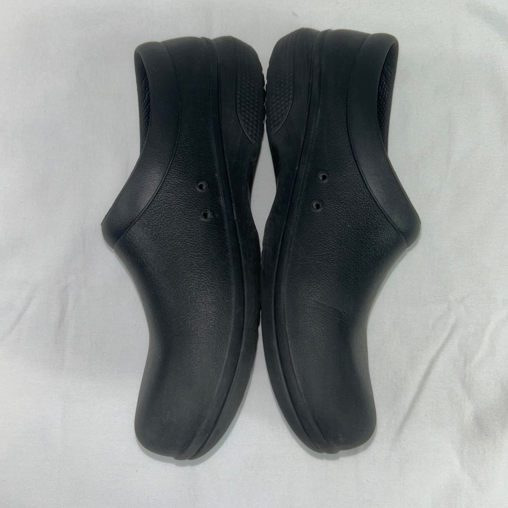 Crocs Black‎ Slip On Work Shoes Clogs Comfort Non Slip Unisex W 7 M 9 - Picture 2 of 9